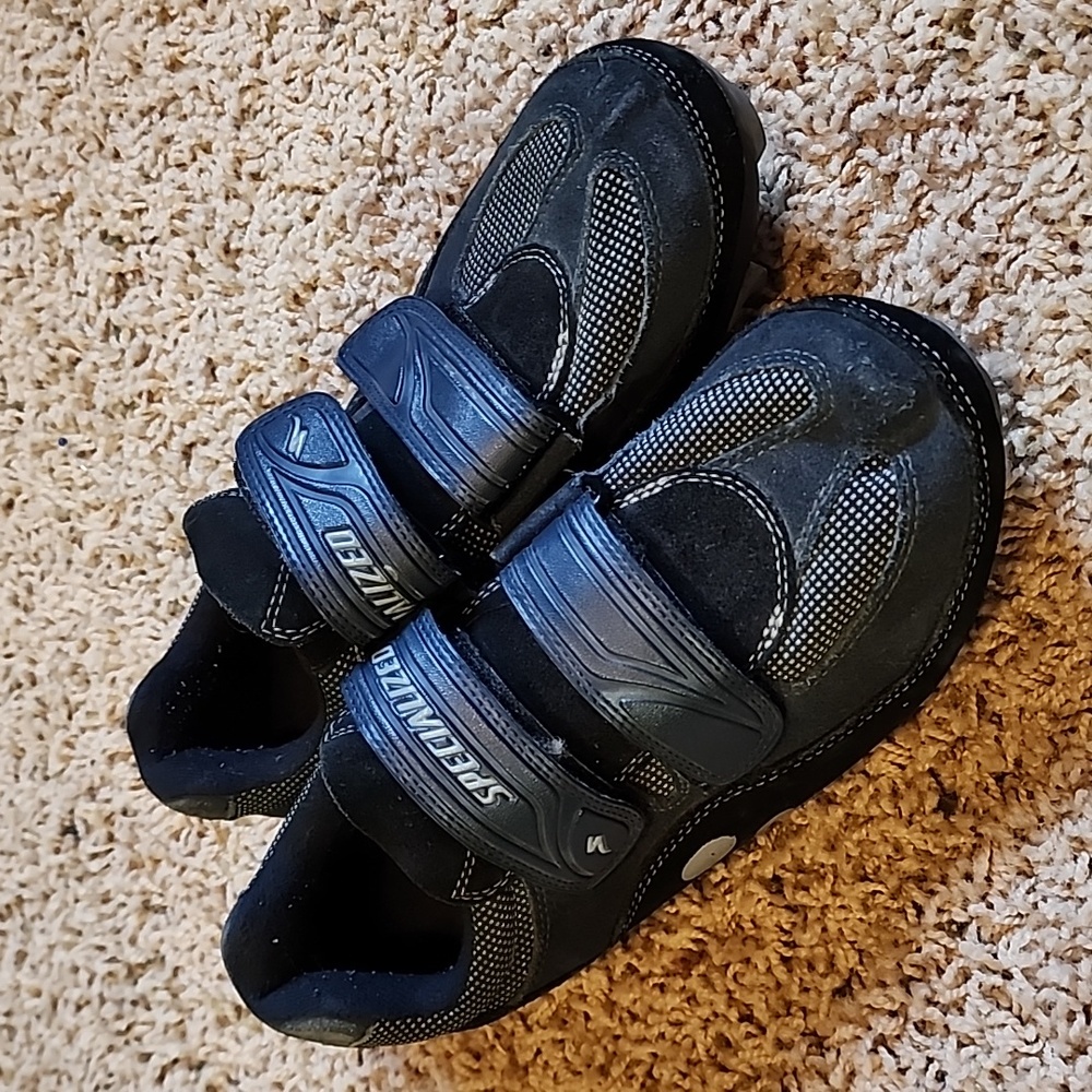 Specialized clip in bike shoes size 7